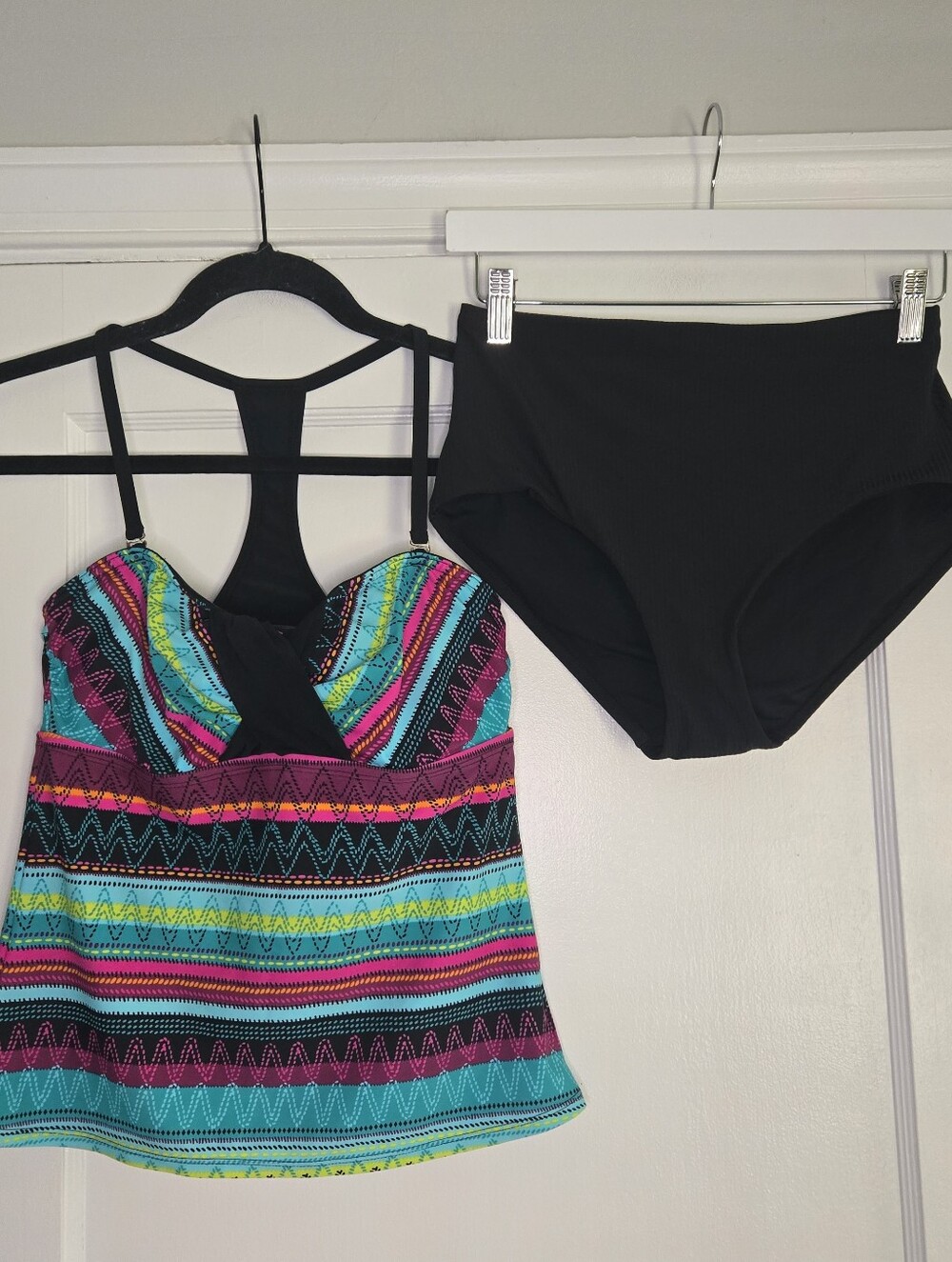 Athleta Multi Color Tankini Top 34B/C w/ High Waisted Black Ribbed Bottoms Small